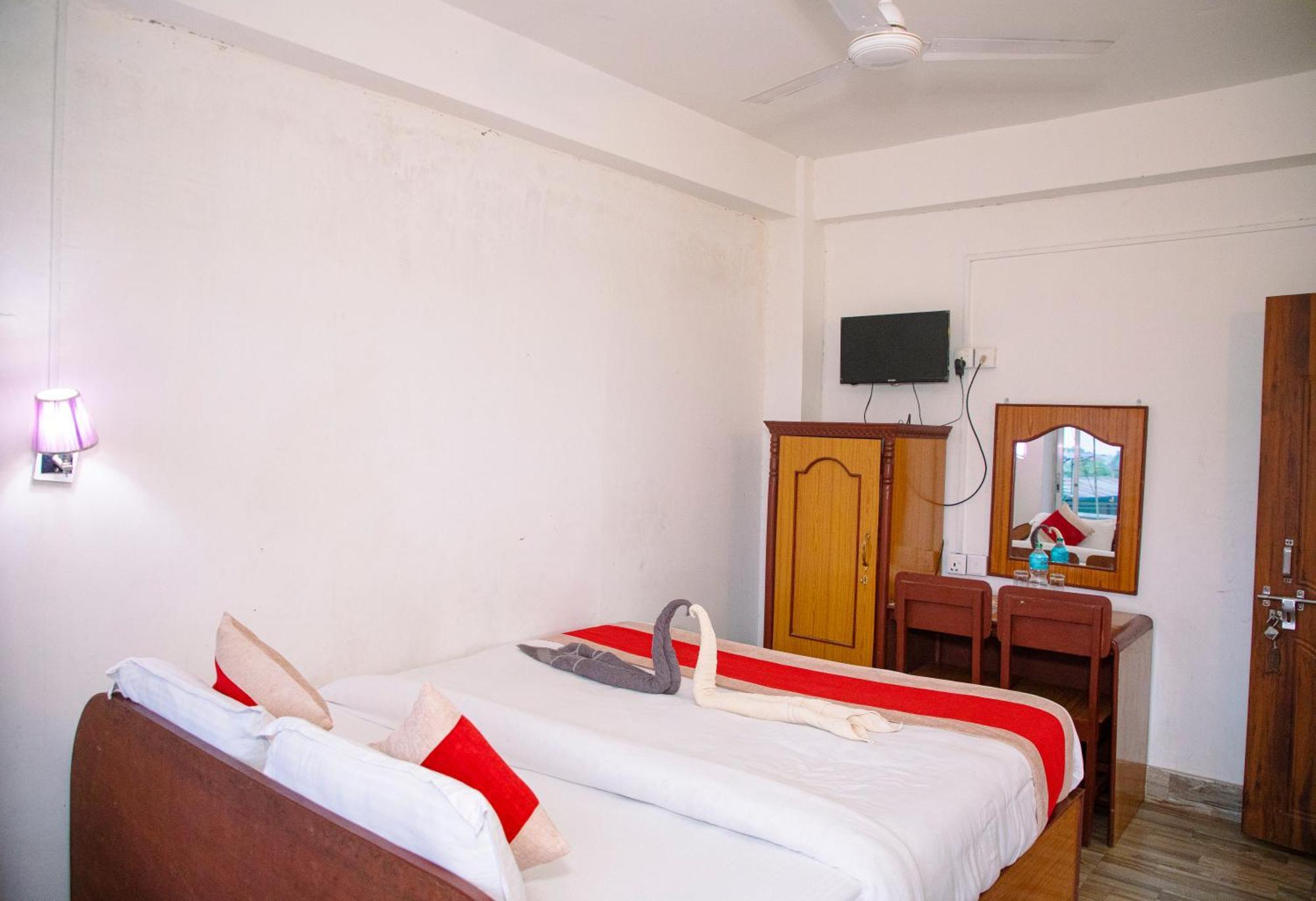 Hotel Shiva'S Dream Sauraha Eksteriør bilde
