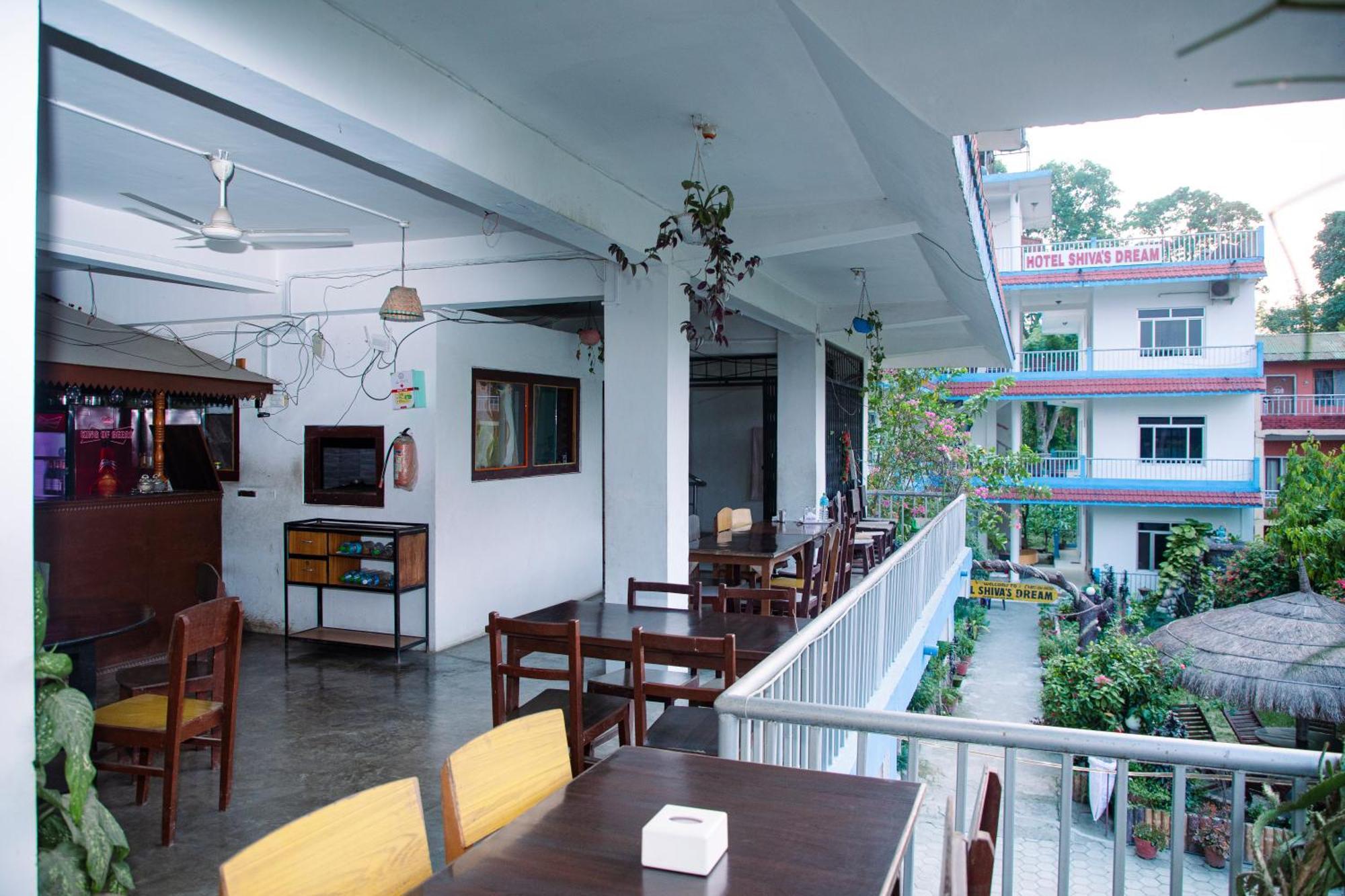 Hotel Shiva'S Dream Sauraha Eksteriør bilde