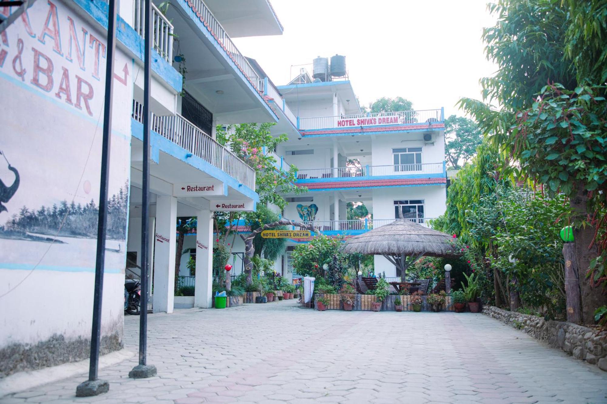 Hotel Shiva'S Dream Sauraha Eksteriør bilde