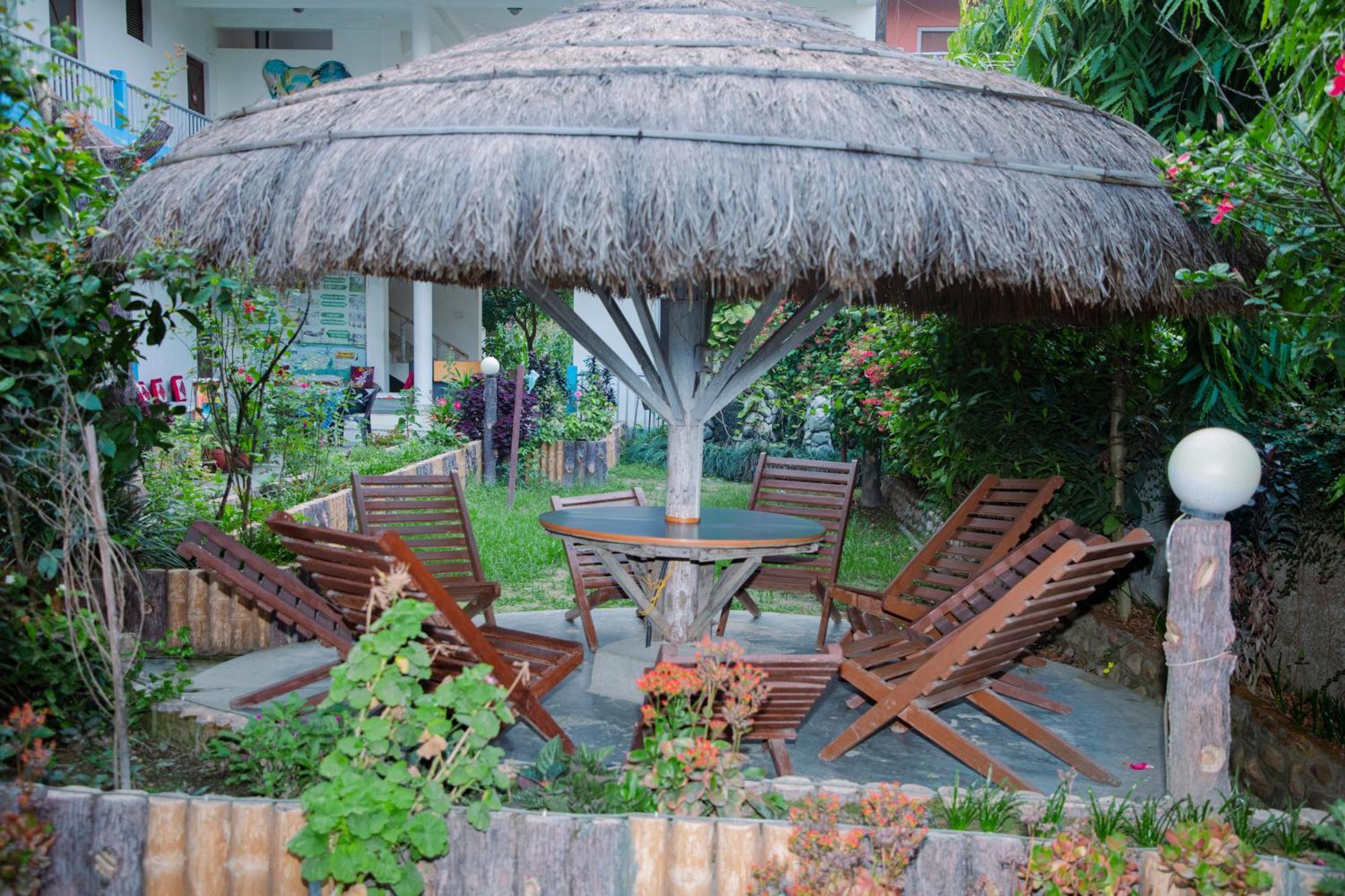 Hotel Shiva'S Dream Sauraha Eksteriør bilde