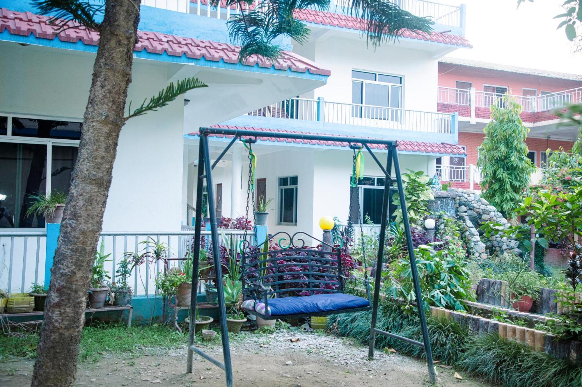 Hotel Shiva'S Dream Sauraha Eksteriør bilde