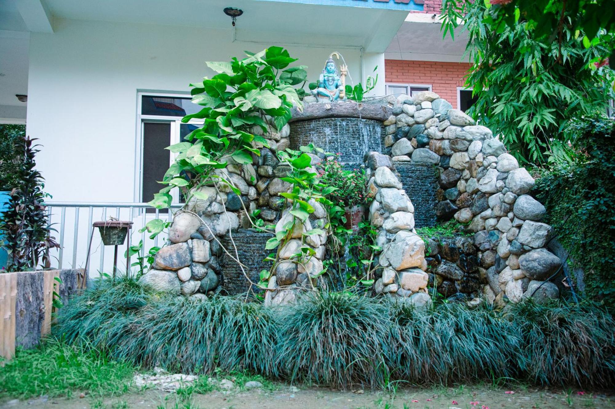 Hotel Shiva'S Dream Sauraha Eksteriør bilde