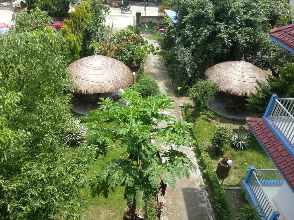 Hotel Shiva'S Dream Sauraha Eksteriør bilde